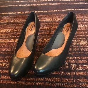 Clarks Black womens heels!